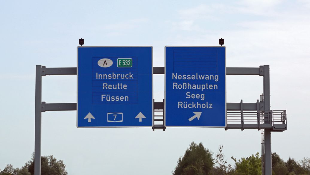 四川广告设计标识时如何建立艺术创意指导思想?