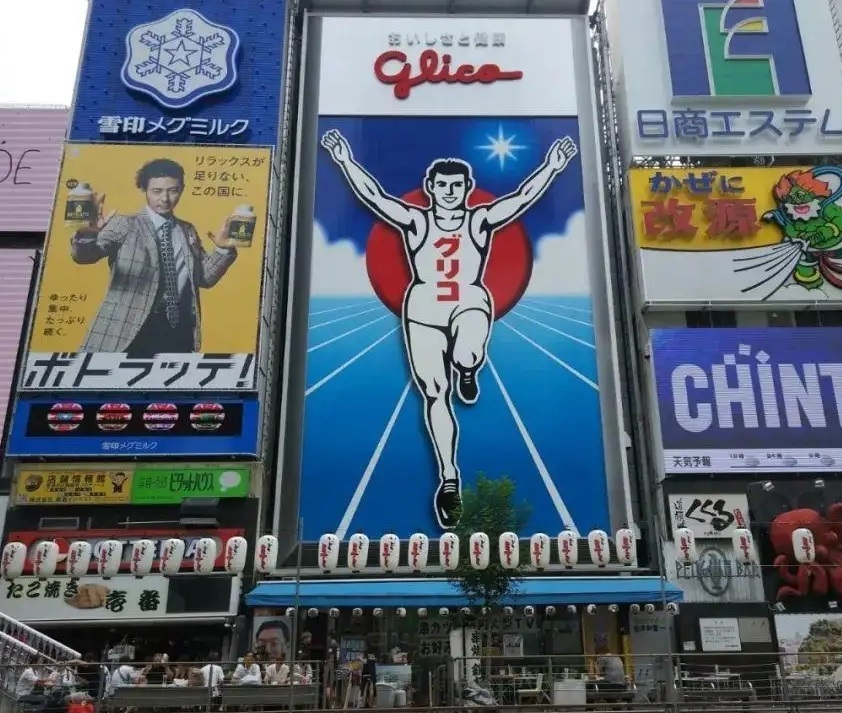 成都广告设计分析户外广告存在的重要性